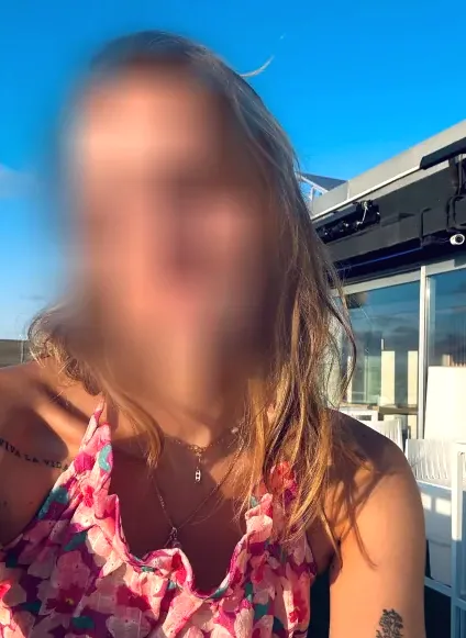 Ellen, 29