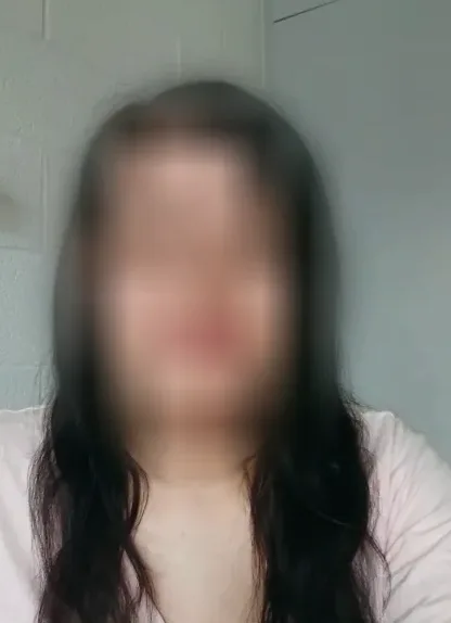 Ellen, 33