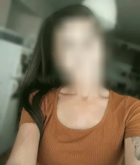 Elvira, 32
