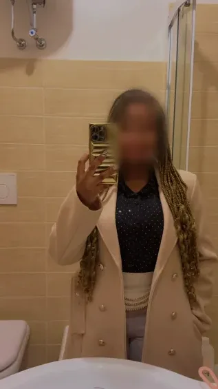 Emina, 27