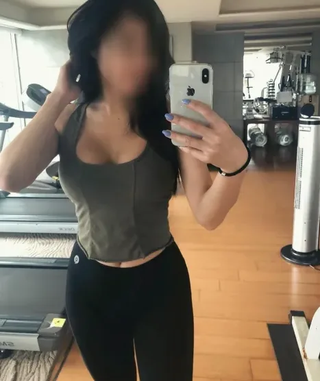 Eva, 38