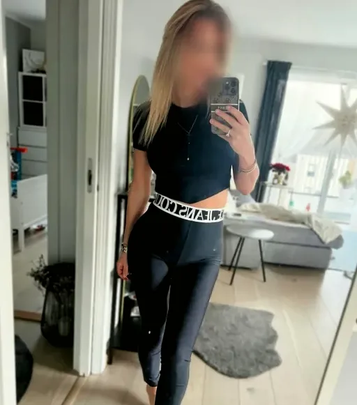 Gunilla, 32