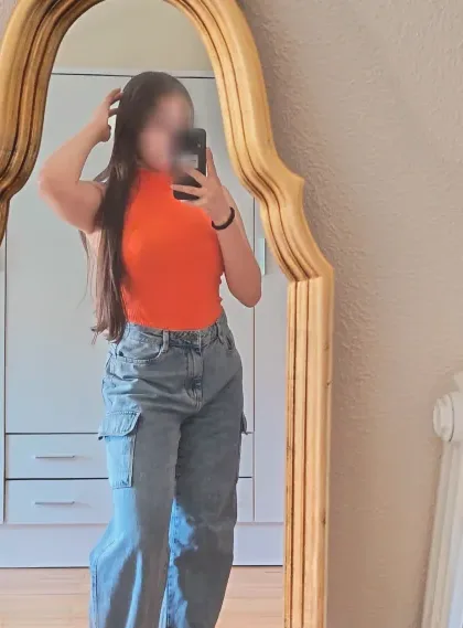 Isabelle, 20