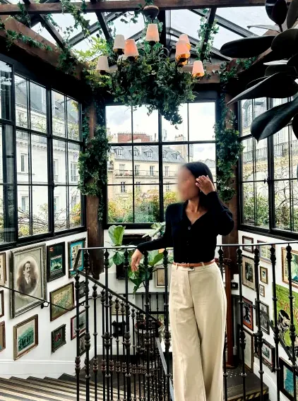 Ivana, 30