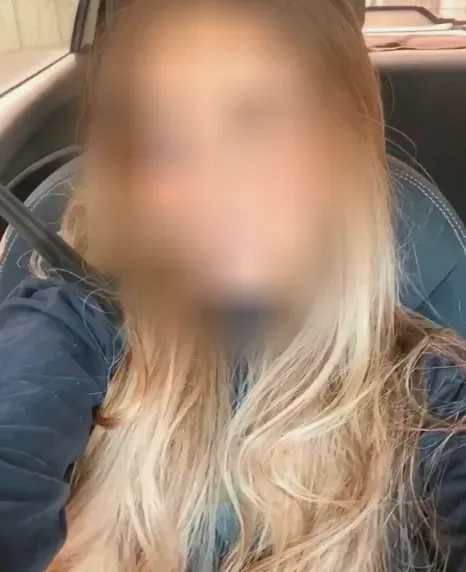 Olivia, 27