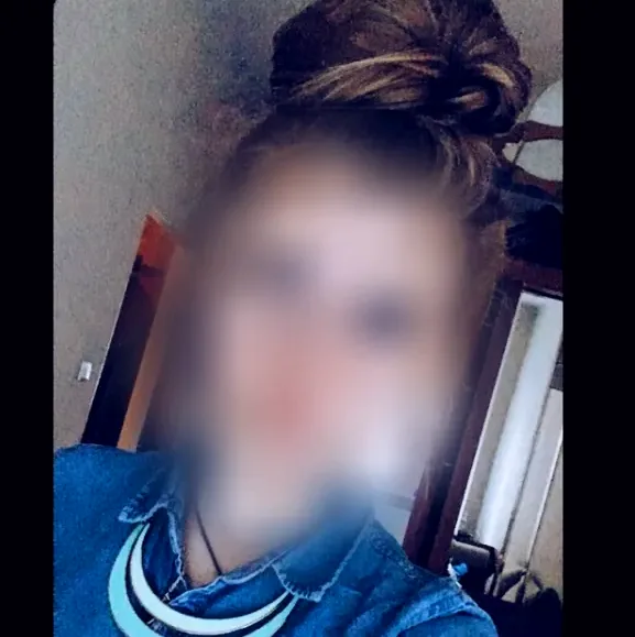 Viktoria, 34