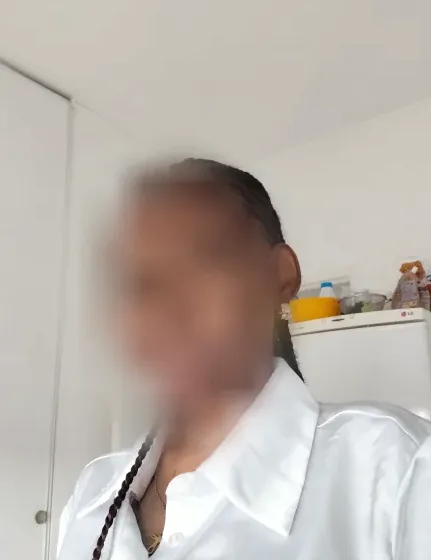 Viktoria, 34